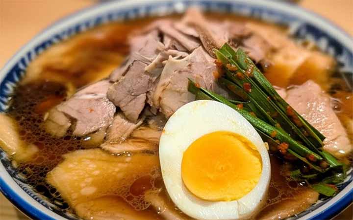 焼豚中華そば専門 しげる