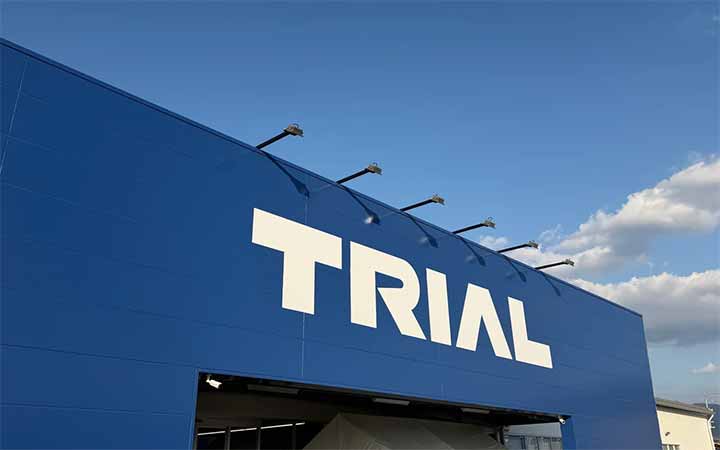 スーパーセンタートライアル石和店