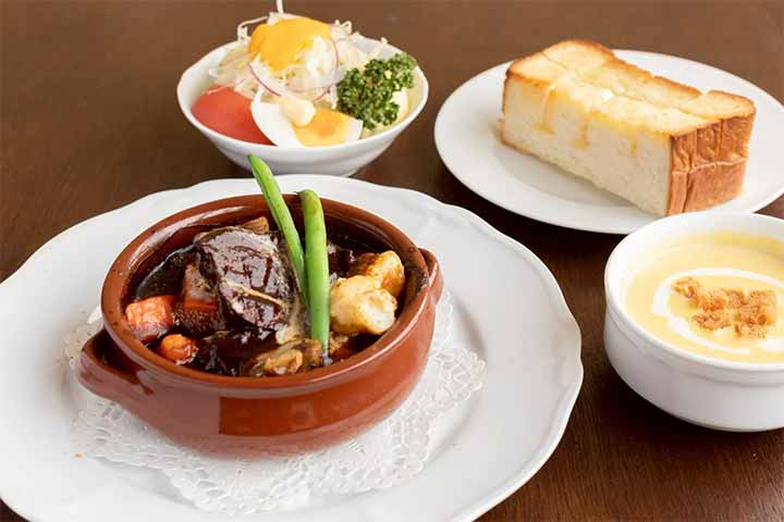 洋食とケーキ グラメル