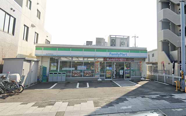 ファミリーマート 桜本町駅前店