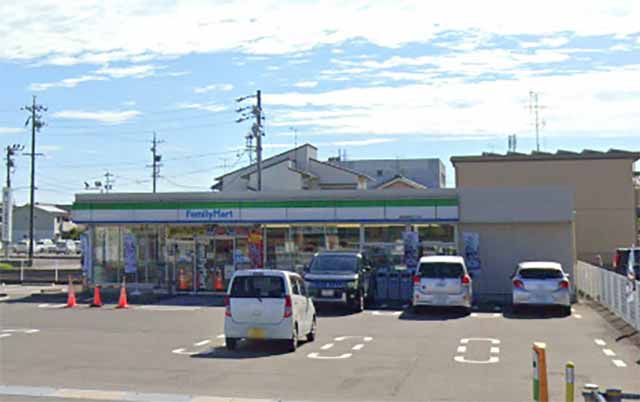 ファミリーマート茜部大川店