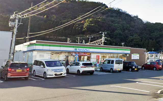 ファミリーマート JR佐伯駅店