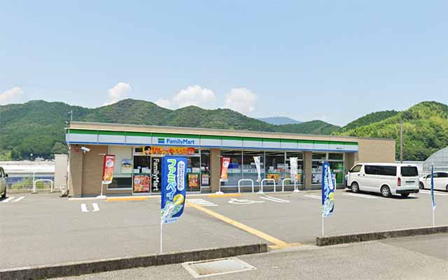 ファミリーマート須崎中央店