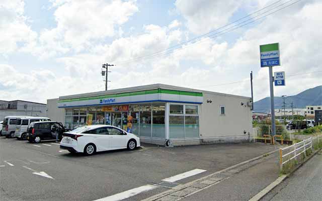 ファミリーマート 上曽根新町店