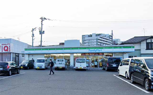 ファミリーマート 新田東店