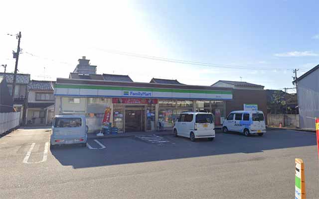 ファミリーマート 高岡大坪店