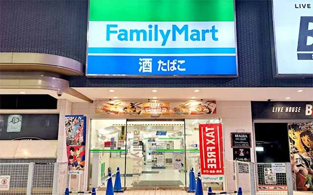 ファミリーマート 歌舞伎町広場前店