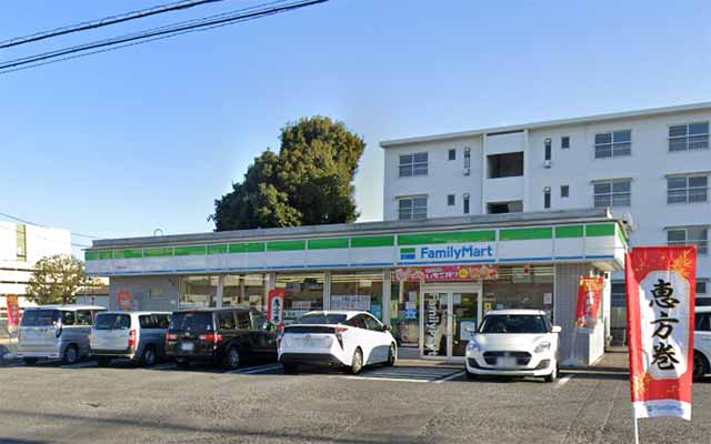 ファミリーマート 新狭山店