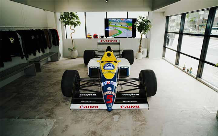 Peaches. Japan Garage 