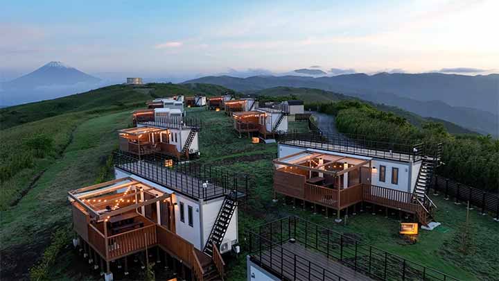 THE GLAMPING 箱根十国峠 サウナジャグジー付スカイデッキヴィラ